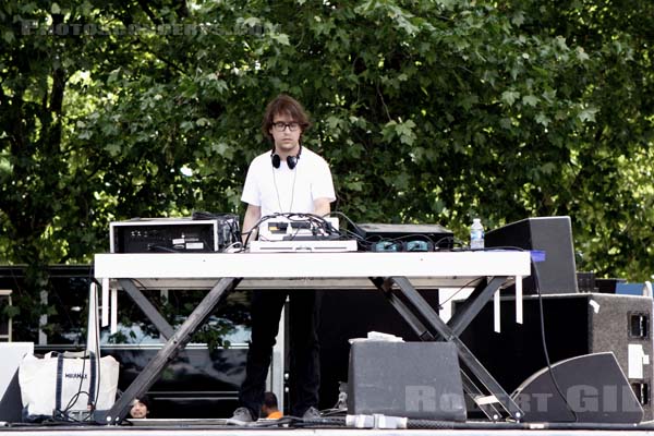 BRIAN SHIMKOVITZ - 2010-06-05 - PARIS - Parc de la Villette - 